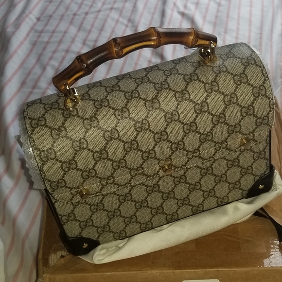 Handbag - Picture 9 of 10